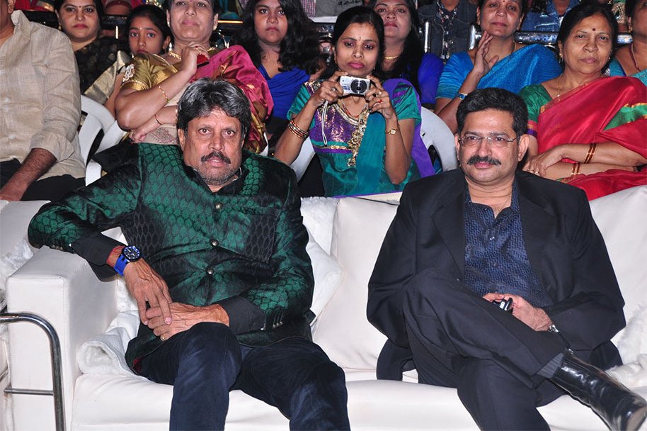 Dil-Deewana-Audio-Launch-by-Kapil-Dev